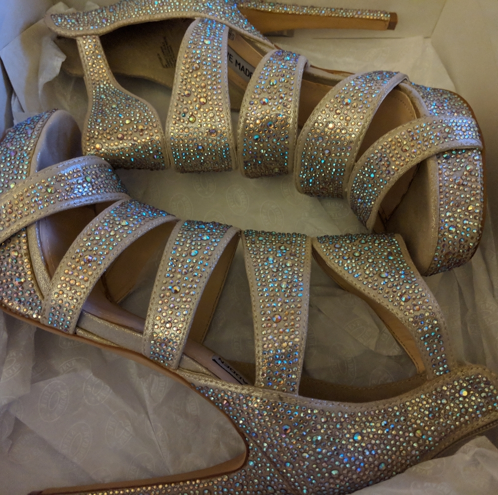 Steve Madden Iridescent Platfrom Sandals